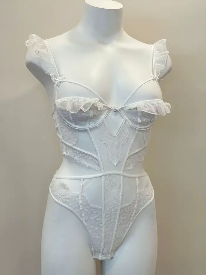Jeden kus batérie oblek pre ženu, lietať s volánikmi bez hrudníka podložky s kosticami, sexy spodná bielizeň podprsenka set, vydlabané čipky spodná bielizeň, bralette