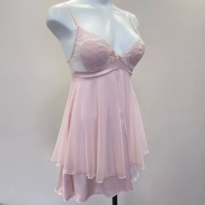 Chemise de nuit en simili soie sexy pour femmes sans manches courte mini robe de nuit élégante pour les nuits chaudes d'été occasions spéciales
