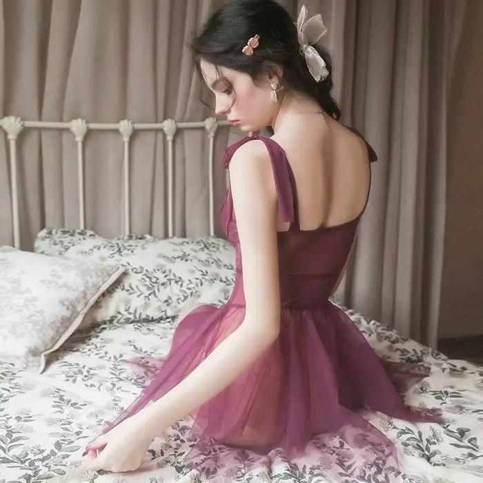 Sous-vêtements sexy en maille, dentelle, polyester et élasthanne pour femmes, élégance moderne, confort, détails raffinés, occasions spéciales ```