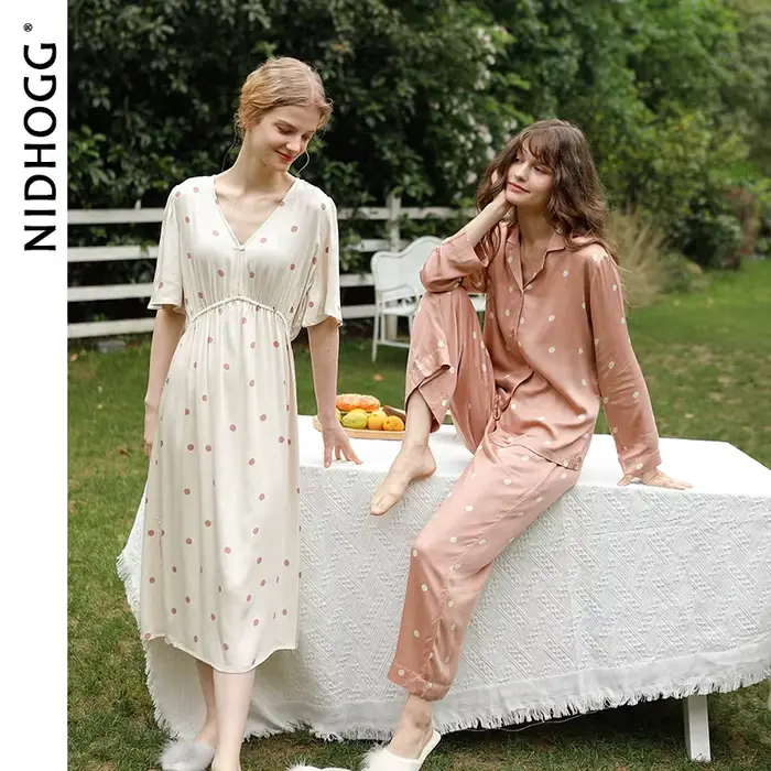 Chemise de nuit en satin viscosé pour femmes, col en V, courte manche, élégante et confortable pour les nuits d'été et d'automne