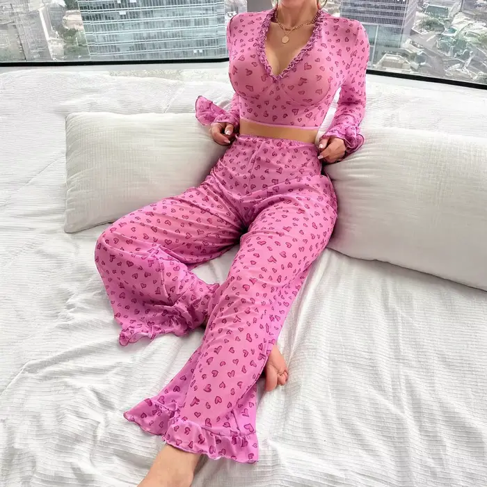 Dámske 2-dielna pyžamo set, srdcová potlač, prešívaný lem, ležadlo, dlhý rukáv, V-neck, košeľa a nohavice, na Valentína