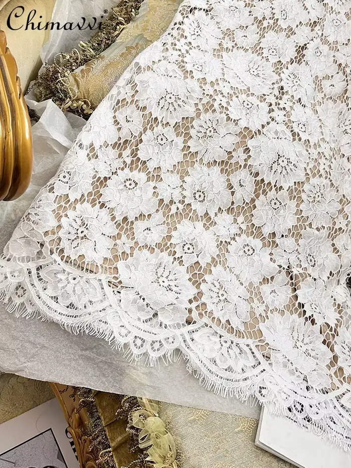 Francúzska čipkovaná nechtová róba