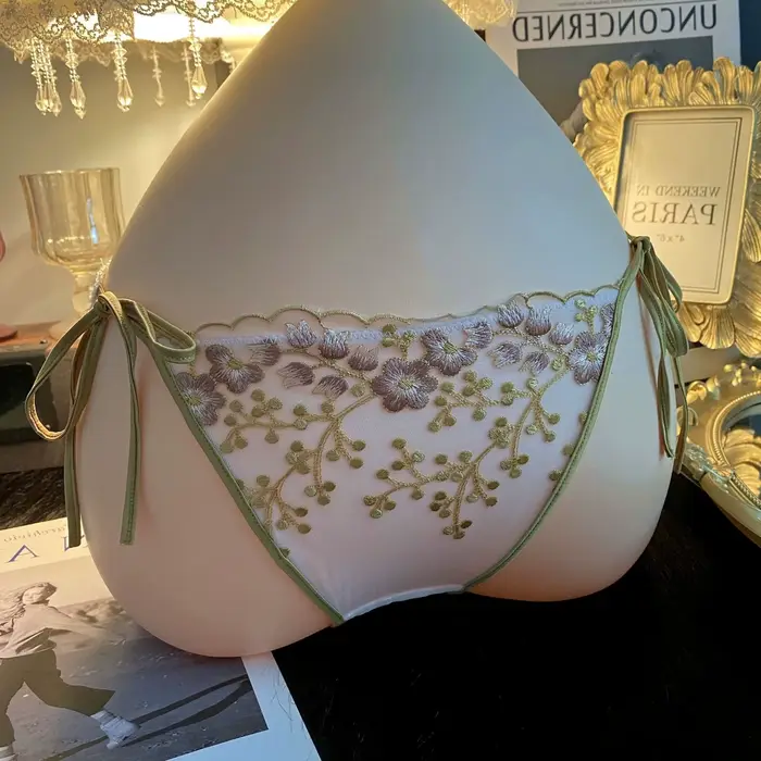 Dámske vintage nohavičky s kvetinovou čipkou