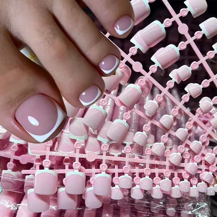 Faux ongles français à pression rose/nu, 120 pièces, brillants, courts, carrés, couverture complète,