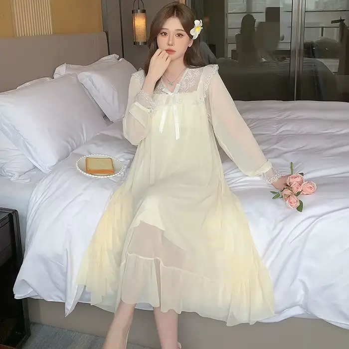Chemise de nuit élégante en polyester avec dentelle pour femmes nuits d'été et sorties nocturnes
