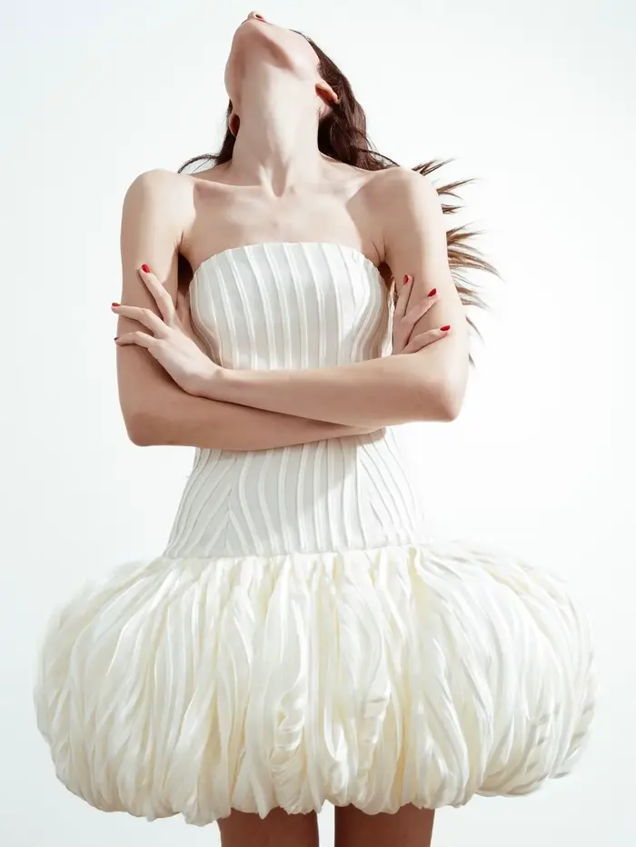 Nouvelle Robe Courte Blanche Plissée sans Bretelles pour Femme 2026, Robe de Cocktail à Ourlet Bulle