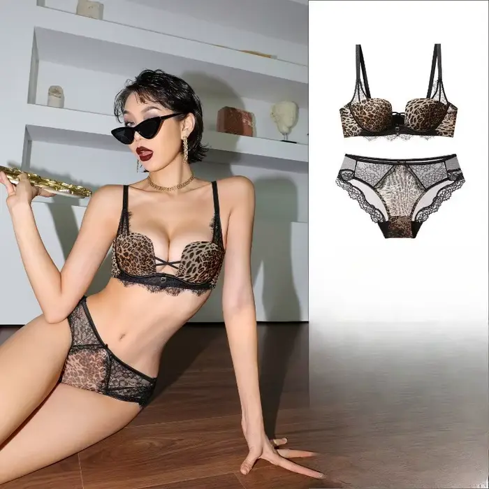 Trendy leopardový set podprsenky s push-up efektom