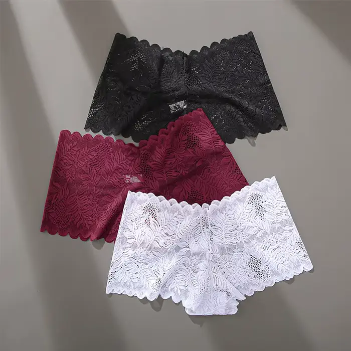 Dámske nohavičky All of Me z elegantného nylonového elastanového polyesteru, ktoré ponúkajú ženám špeciálne príležitosti