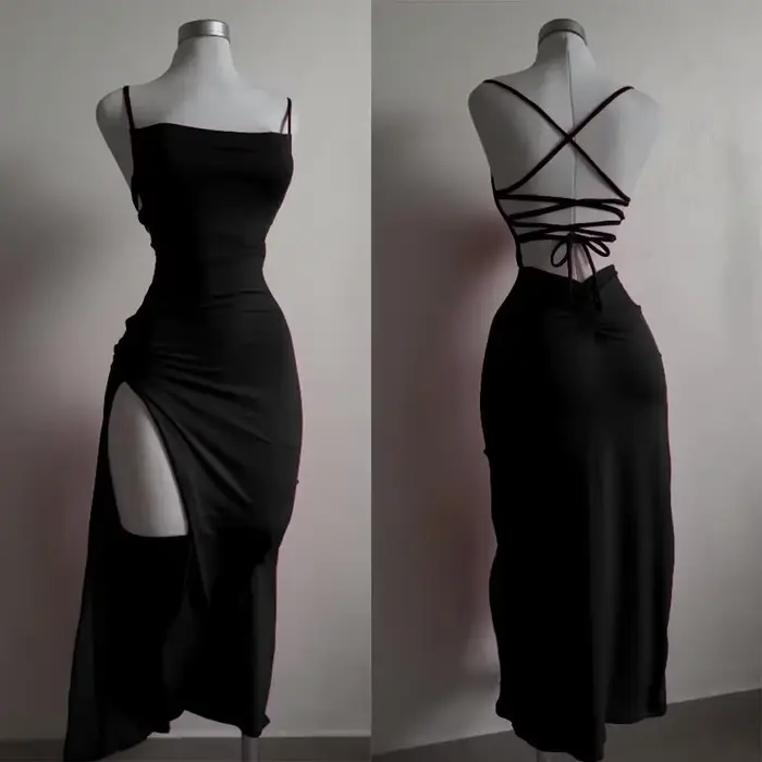 Robe de plage avec manches spaghetti polyester élasthanne pour femmes silhouette gaine décolleté cou fendu été 2025