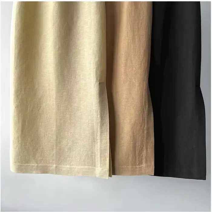 Jupe simple taille haute en lin et laine, atmosphère artistique espagnole, ourlet texturé, fente lat
