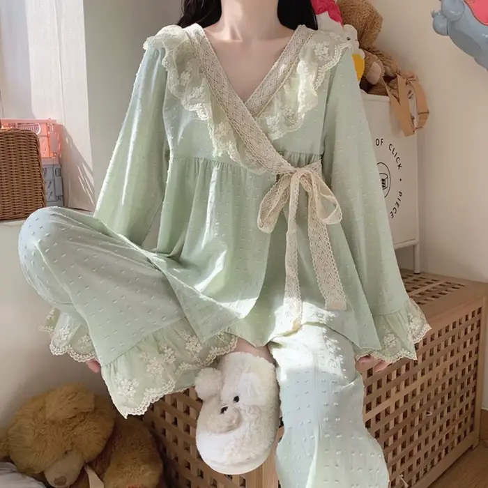 Roztomilé pyžamo pre ženy, V-neck, polyester a elastan, pohodlné nočné oblečenie a jarný salónik