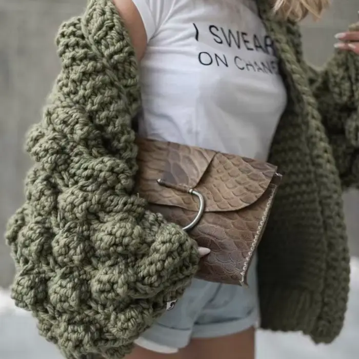Cardigan au crochet grossier chic, pull à crochet floral 3D, manteau à la main, col en V, laine brut