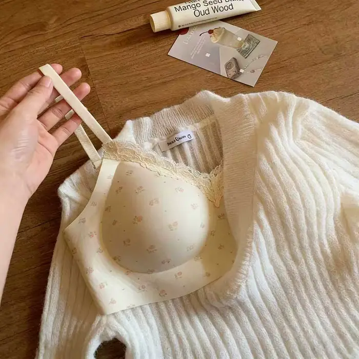 Dámska podprsenka: Elegantná čipka s kvetinovým vzorom
