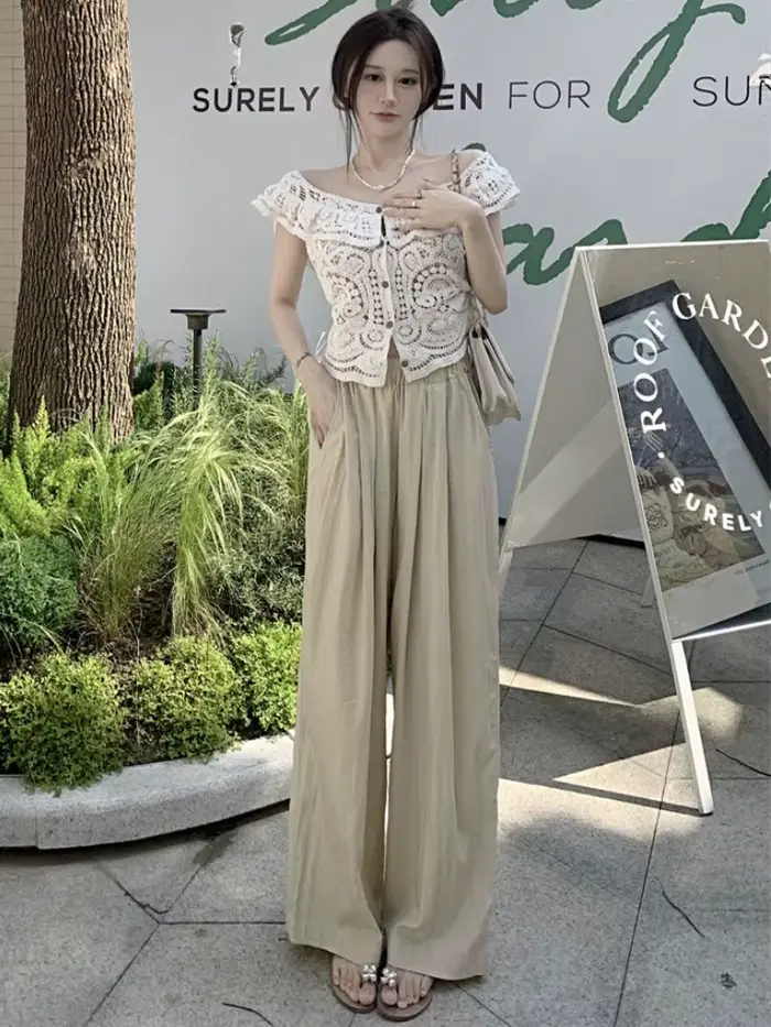 Elegantný dámsky kardigán s výrezom na voľný čas
