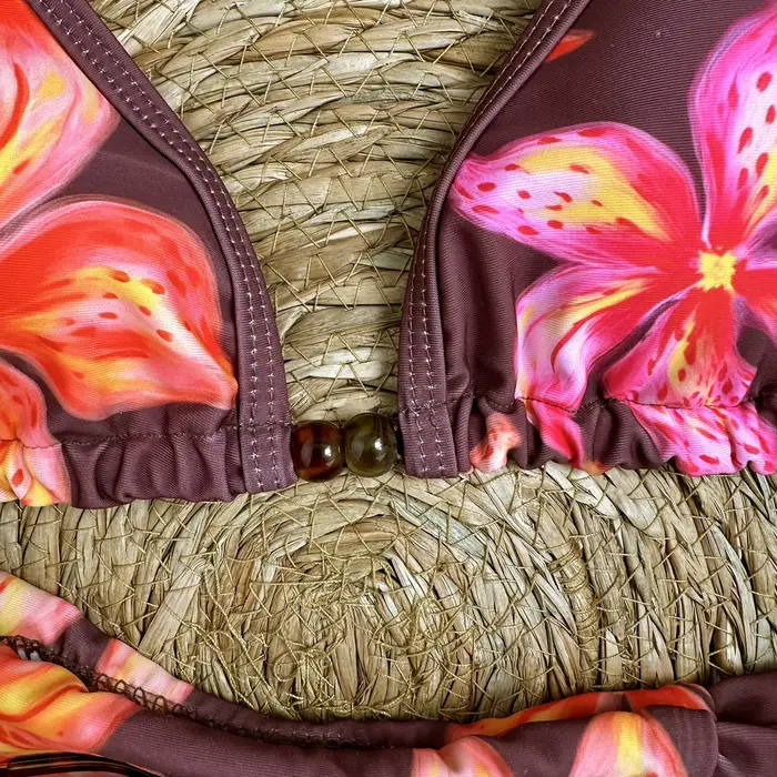 2026 dámske sexy modré kvetinové bikiny s push-up podprsenkou a skladané tangá, plážové a dovolenkové plavky