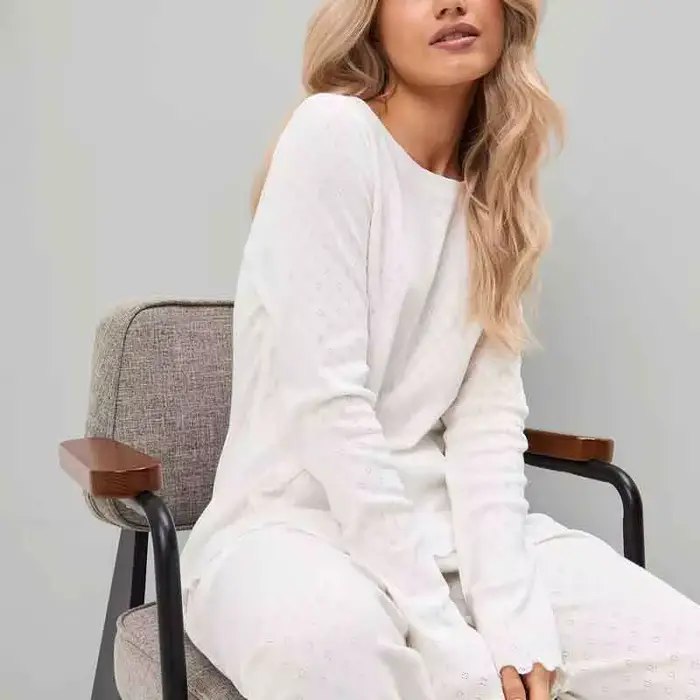 Elegantný pyžamový set s dlhými rukávmi pre ženy