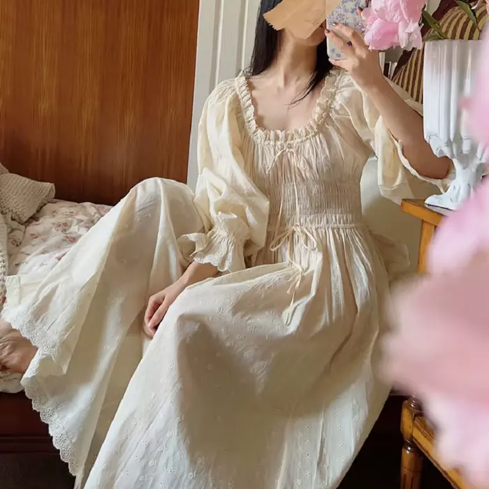 Chemise de nuit en coton pur élégante avec dentelle pour femmes longues manches pour automne et occasions spéciales