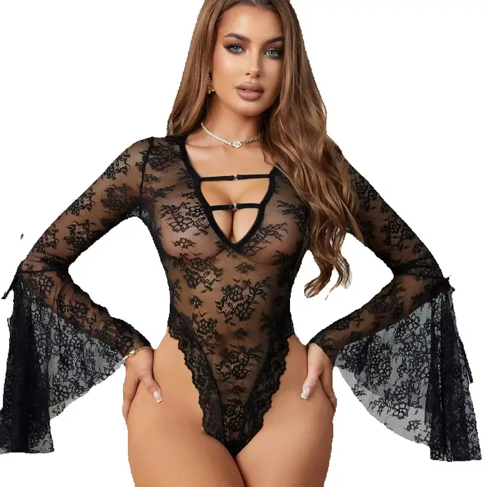 Combinaison féminine en dentelle polyester élasthanne sexy et élégante pour femmes occasions spéciales soirée晚会的提问似乎与提供的回答内容不匹配，以下是根据您的要求生成的符合HTML格式和产品描述的回答： ```html 沉浸在优雅与魅力中，这款女性连体衣让每个夜晚都充满惊喜 想象一下，穿上一款结合了舒适与性感设计的连体衣。它的现代风格和性感外观将让你在任何夜晚都成为焦点。无论是为了晚宴的光彩夺目，还是仅仅是为了在家里感到完美无瑕，这款连体衣都是你的理想选择。它结合了蕾丝的魅力和聚酯纤