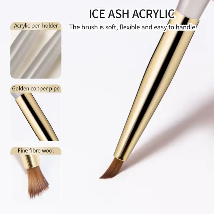 Trojuholníkový štetec na nechty
