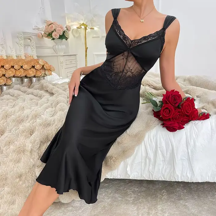Čierna sexy patchworková čipka Nočná košeľa s podväzkami