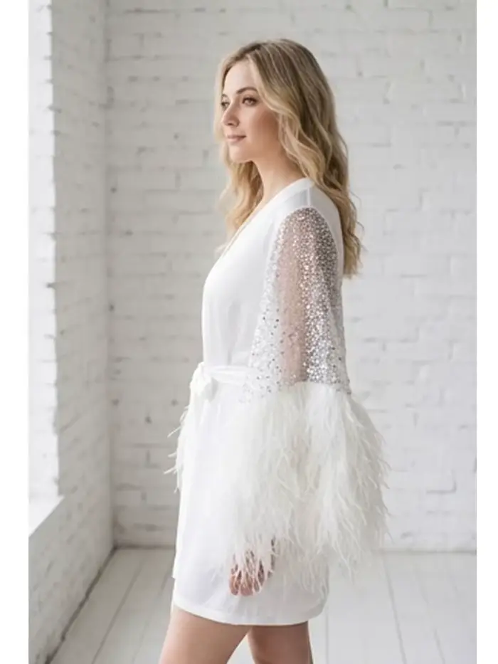 Robe de mariée de luxe en soie satinée avec manches à plumes et sequins pour femmes, idéale pour cérémonies de mariage, soirées de gala et présentations de mode