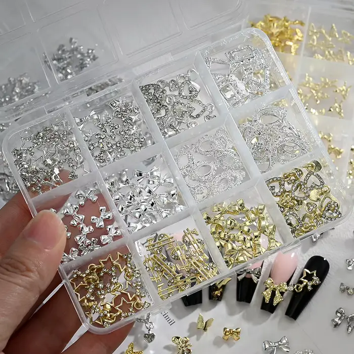 120 ks/škatľa 3D zlatá mašľa motýľ nechtové prívesky z lesklého kovu roztomilý motýlik/diamant hviezda nechtový šperk