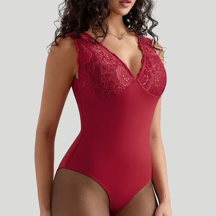 Dámske telo 2026 Trend letná čipka háčkovanie Sexy V-neck Push-Up formovanie namontované denne jeden kus kombinácia krátke dámske body
