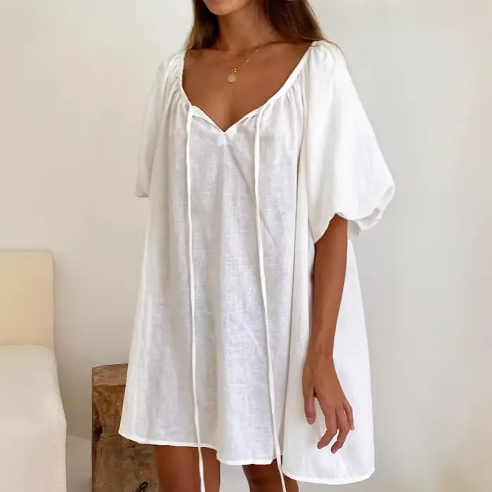 Dámska nočná košeľa v roztomilom polyesterovom bez rukávov V-neck na kolenách pre jarné noci a špeciálne príležitosti