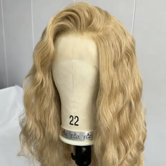 Dlhá kučeravá parochňa s čipkovaným čelom 13X4