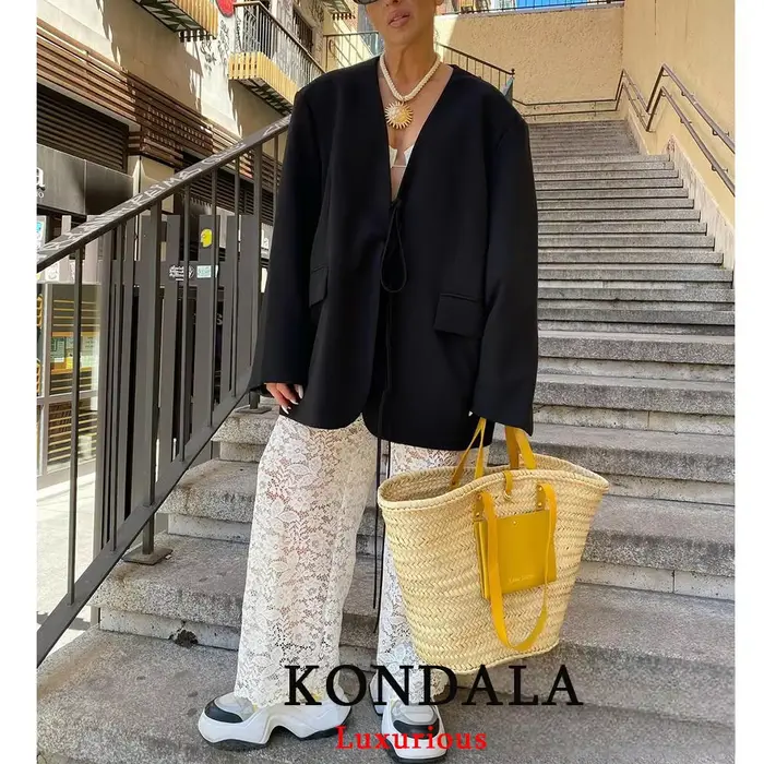 KONDALA voľný oversized čierny blazer pre ženy s výstrihom do V
