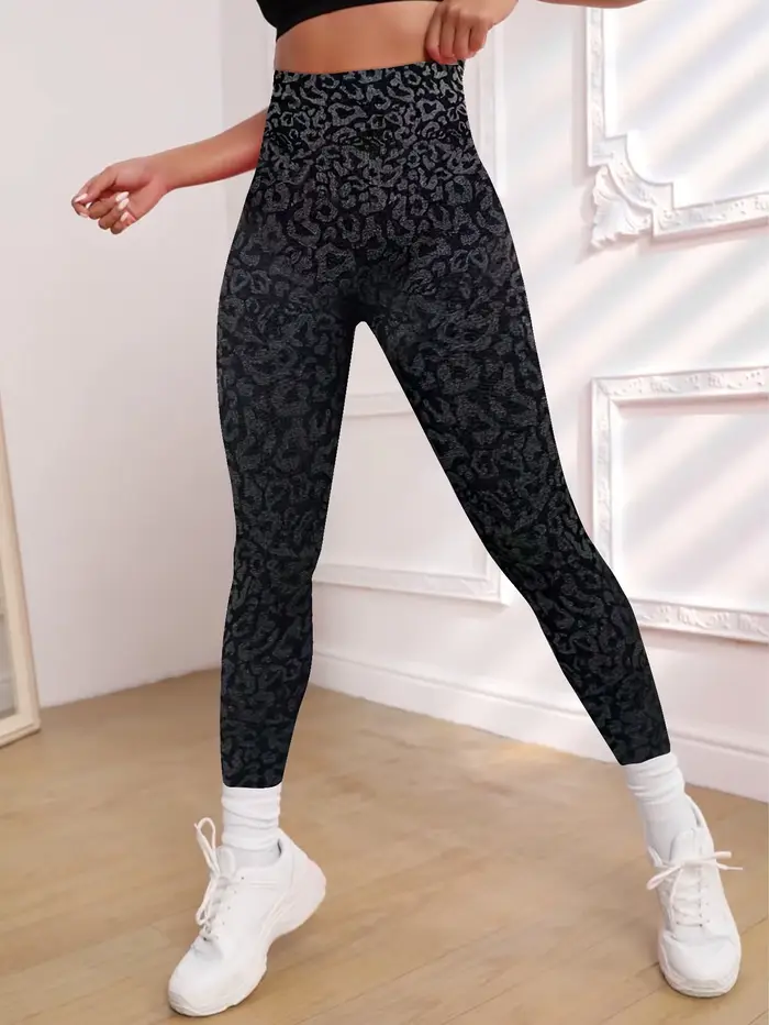 Bezšvové joggingové nohavice s leopardím vzorom a broskyňovým zadkom