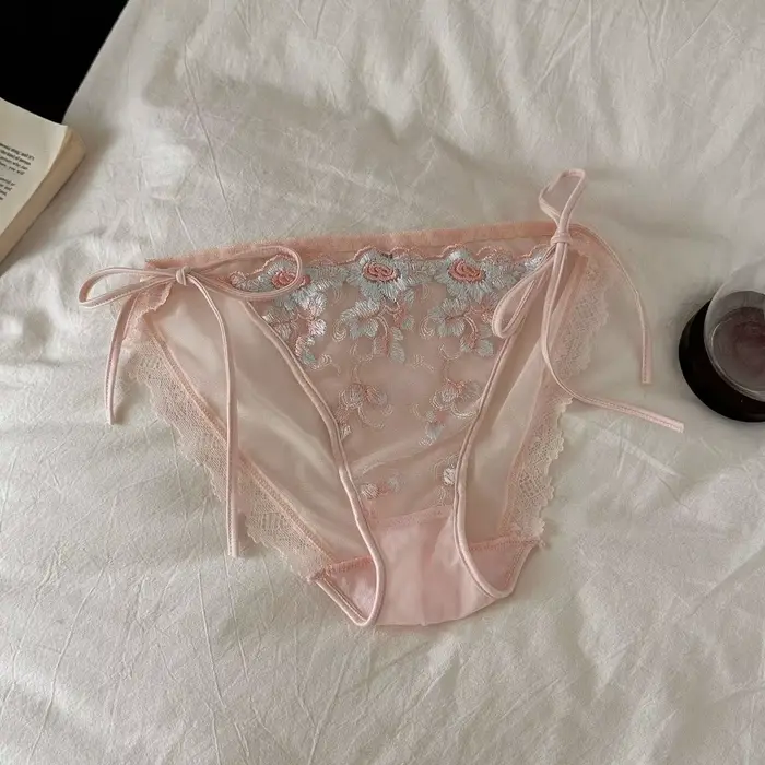 Nízky pás Polyester Flower vyšívané priehľadné nohavičky pre ženy Špeciálne príležitosti Spodná bielizeň Elegantné mäkké a sofistikované