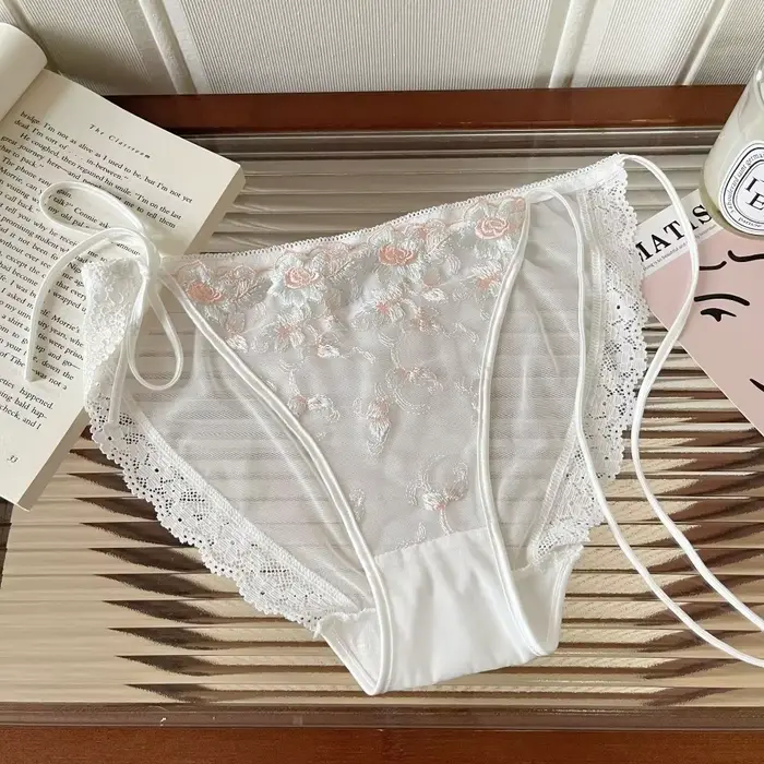 Nízky pás Polyester Flower vyšívané priehľadné nohavičky pre ženy Špeciálne príležitosti Spodná bielizeň Elegantné mäkké a sofistikované