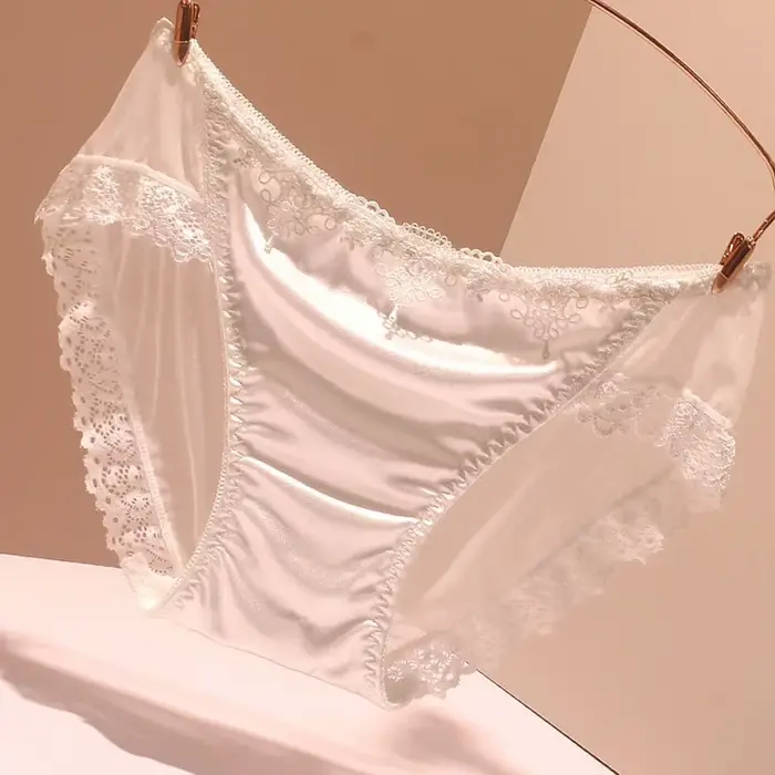 Sous-vêtements en satin doux et soyeux pour femmes, culottes légères et respirantes, slips sexy, vêt