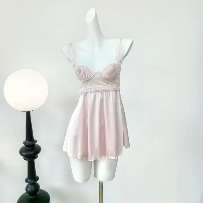Chemise de nuit en polyester et élasthanne avec dentelle sexy pour femmes, idéale pour dormir et occasions spéciales ```