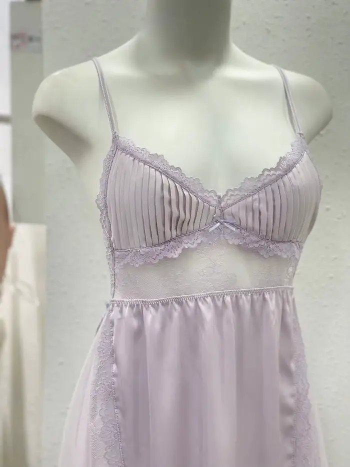 Hodvábna sieťovaná nočná košeľa pre ženy, V-neck, čipka, bez rukávov, elegantná, pre špeciálne príležitosti