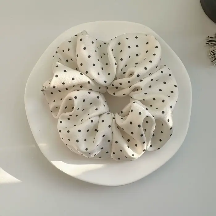 Elegantné gumičky do vlasov pre ženy