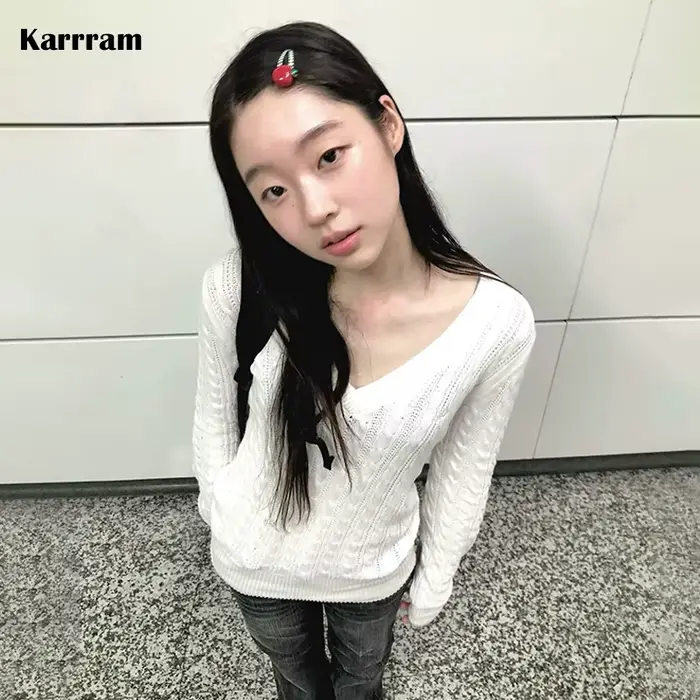 Karrram japonský Y2k V-výstrih biely sveter Vintage Harajuku tenký pletený