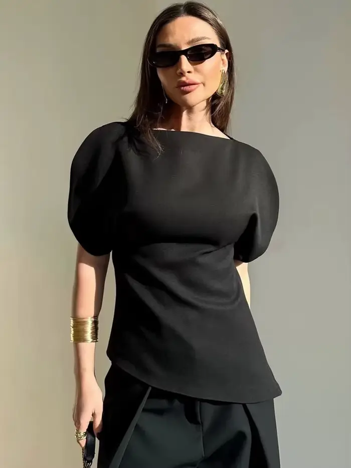 Elegantná biela blúzka s nafúknutými rukávmi a asymetrickým lemom pre ženy HH