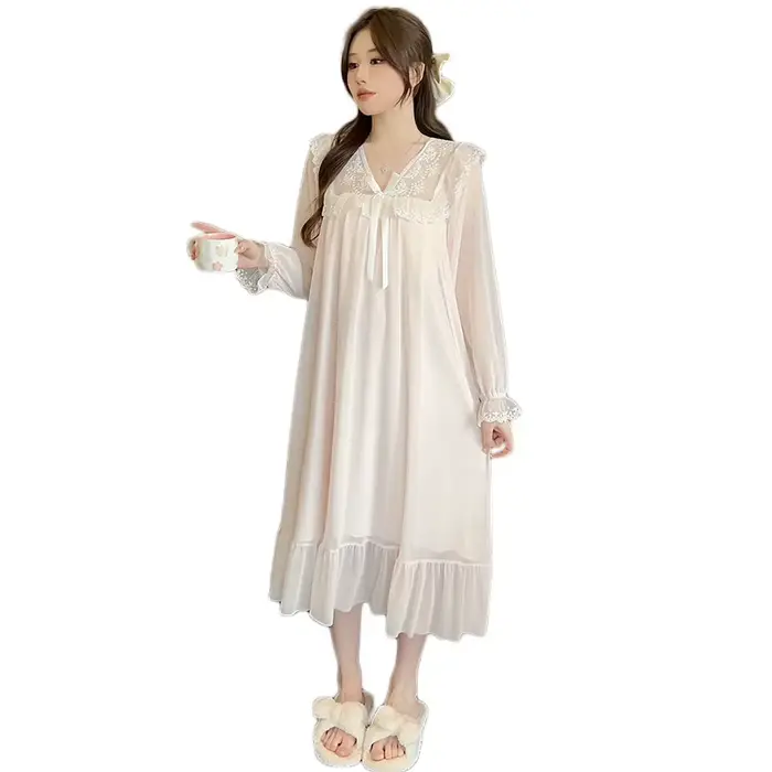 Chemise de nuit élégante en polyester avec dentelle pour femmes nuits d'été et sorties nocturnes