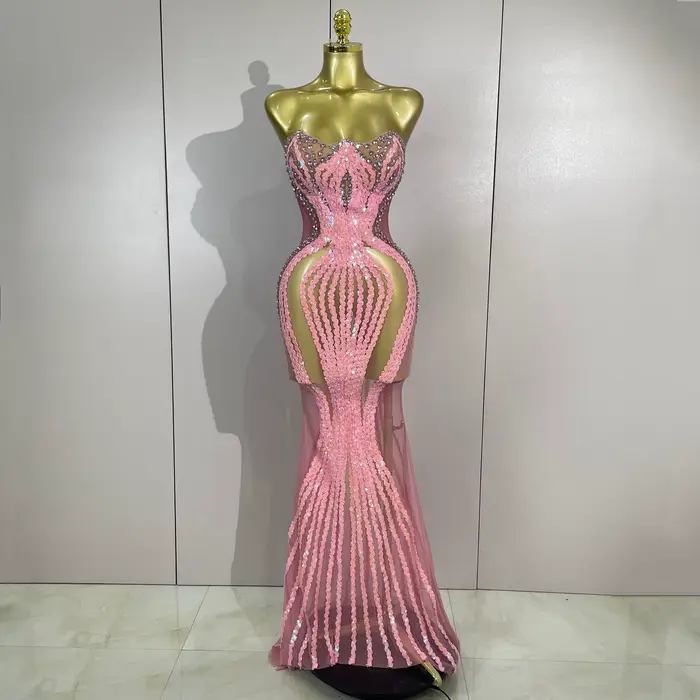 Robe longue sexy scintillante rose avec strass et paillettes, sans bretelles, en maille transparente