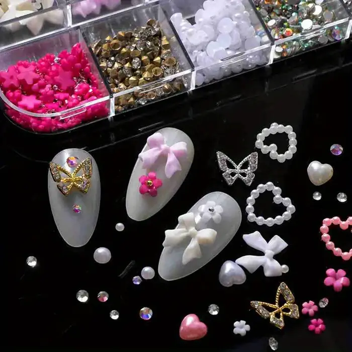 Strass pour ongles en alliage mixte, 12 grilles, nœud papillon, Mini fleur, gemmes, perles, cœur, dé