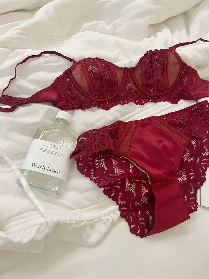 Spodná bielizeň sexy červená čipka dutá výklenok s oceľovým krúžkom podprsenky ženy zhromaždili podprsenka dámske spodné prádlo podprsenka set