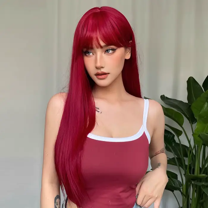 Červená vysokoteplotná vláknitá parochňa pre cosplay a špeciálne príležitosti s prirodzeným okrajom a dlhými rovnými vlasmi pre ženy