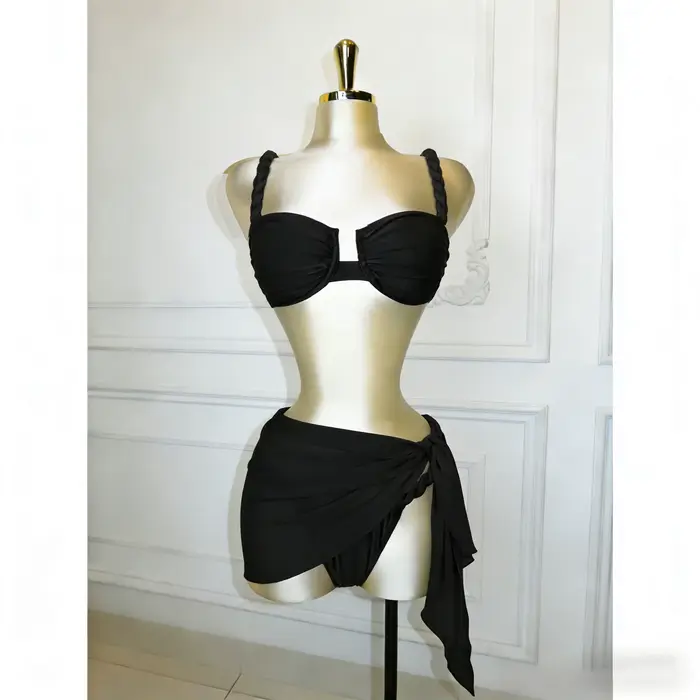 Sexy brazílsky bikini set s vrkočovou sukňou
