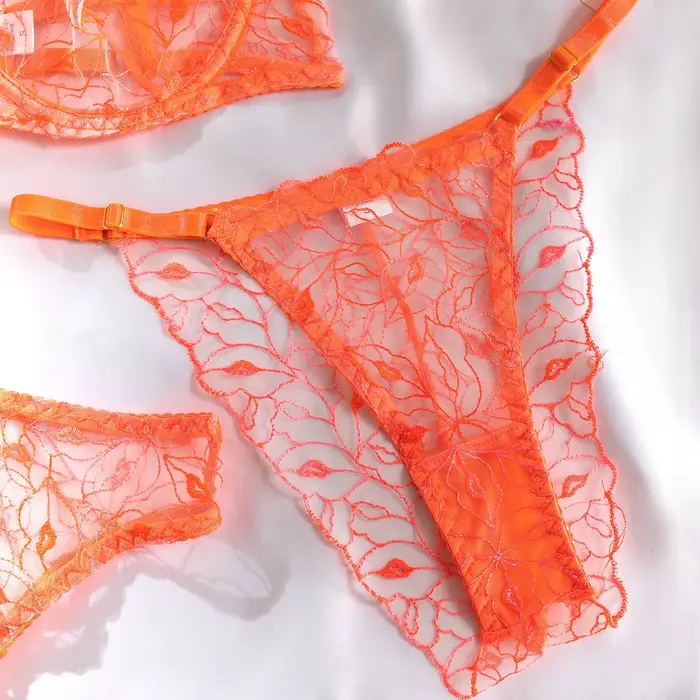 Sada sexy spodná bielizeň 4 kusy s výšivkou oranžové pery, podprsenka a tangá v priehľadné pletivo, podväzkový pás a nohu prsteň, intímne set
