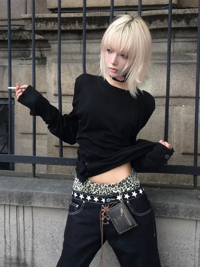 Genayooa gothique Vintage T-shirt femmes à manches longues bouton Y2k rétro noir Grunge hauts Street