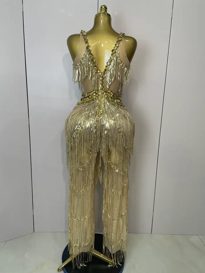 Combinaison Femme Avec Jambes Larges Ornementées Et Décoration Luxe Pour Sorties Nuit Club Occasions Spéciales ```