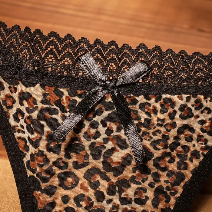 Sexi leopardí tanga s čipkou pre ženy