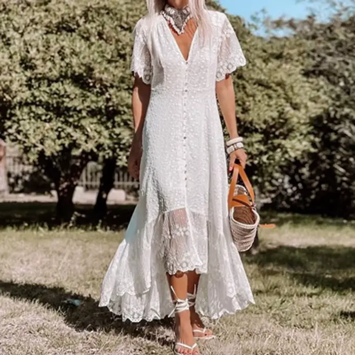 Dámske elegantné čipkované šaty s nepravidelným strihom